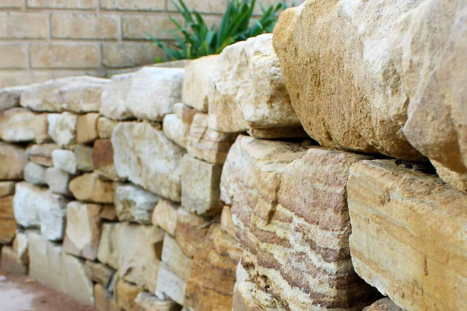 Sandstone block retaining wall